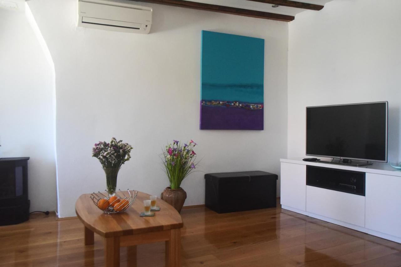 Apartment Sea View 로비니 외부 사진
